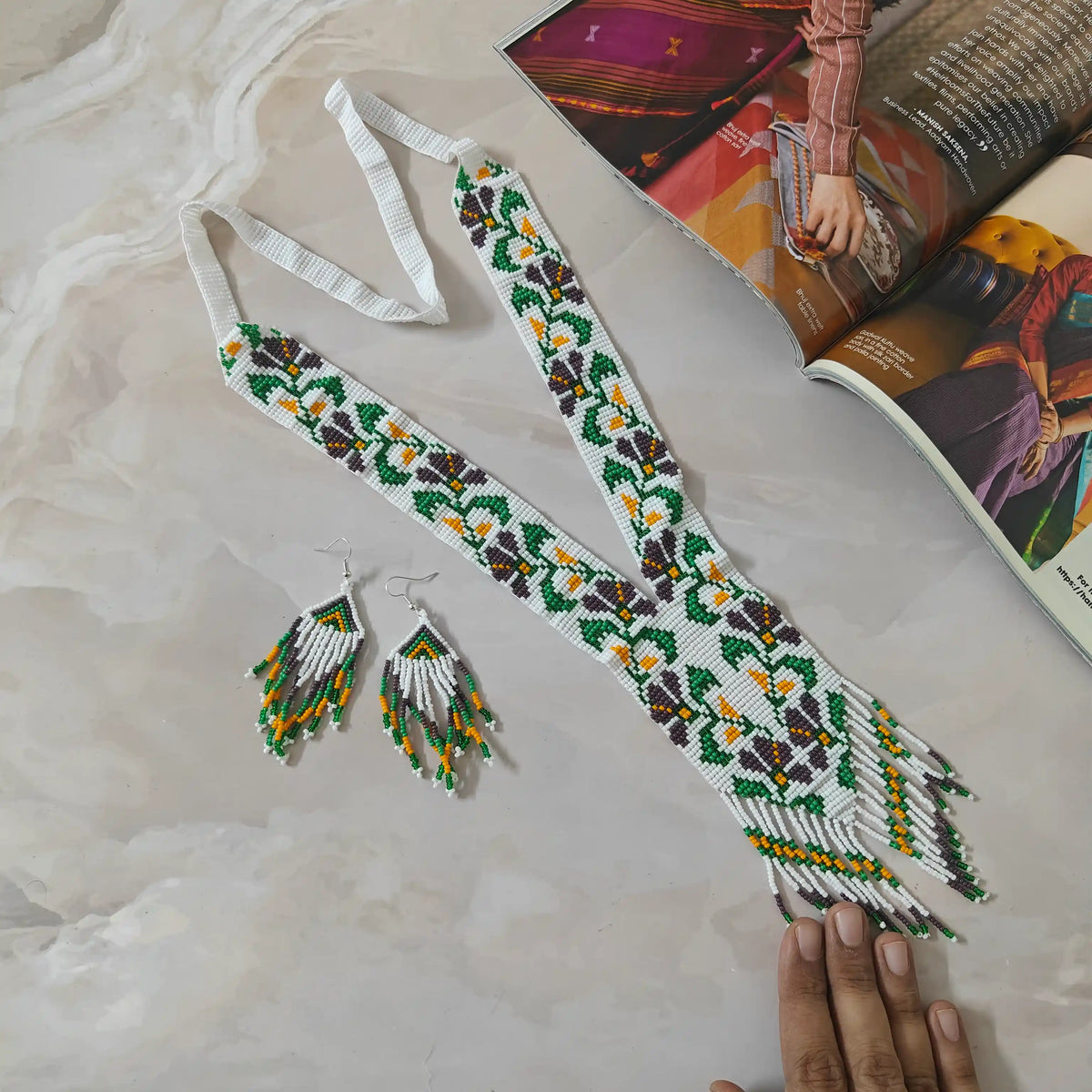 Vardani white floral beadloom necklace set