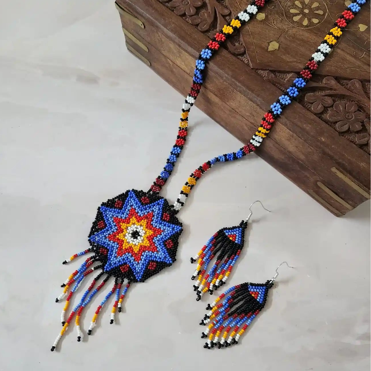 Varenya blue bead necklace set