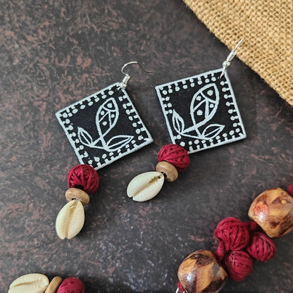 Vyanjana black fabric necklace set