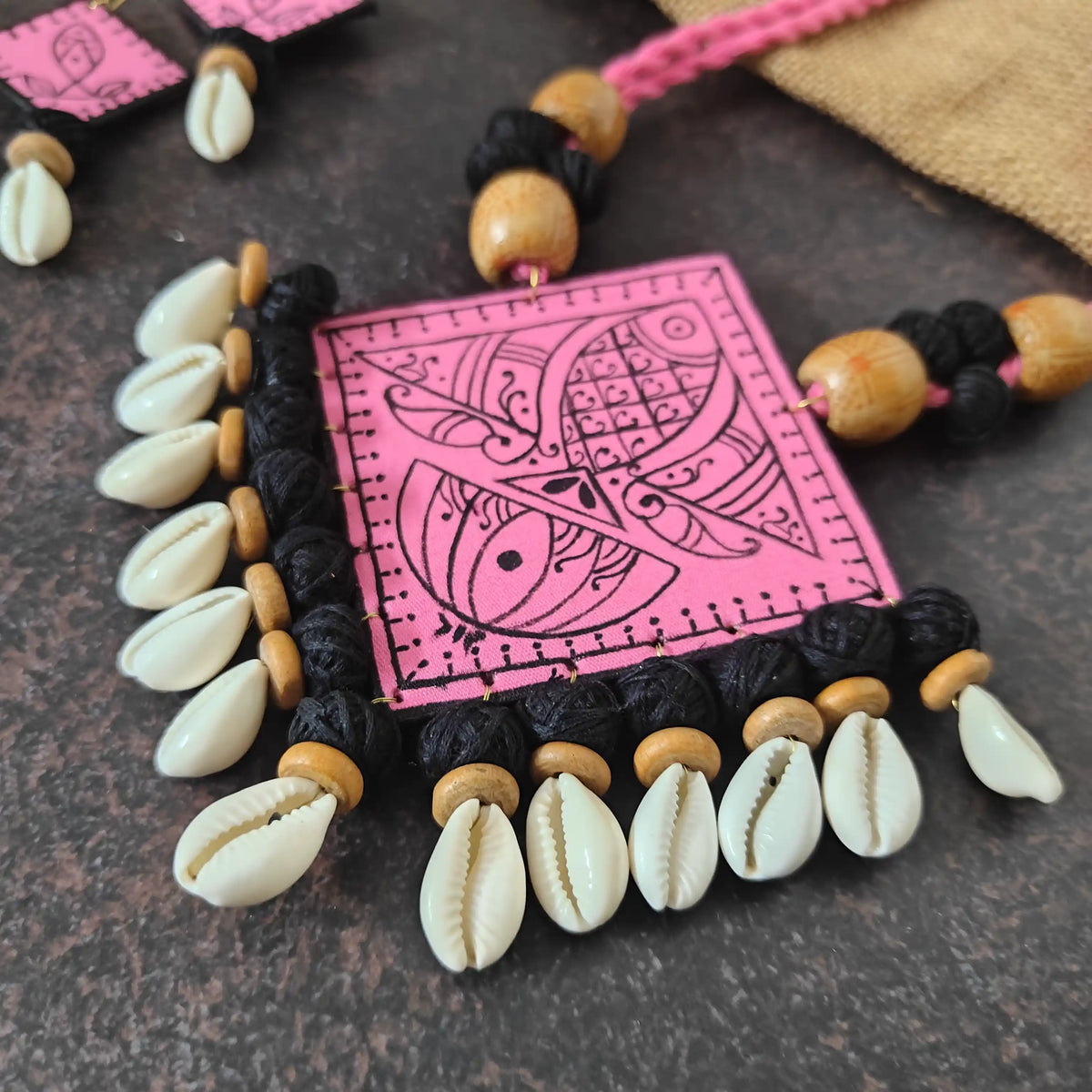Vyanjana pink fabric necklace set
