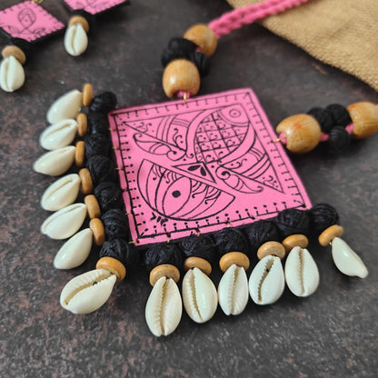 Vyanjana pink fabric necklace set