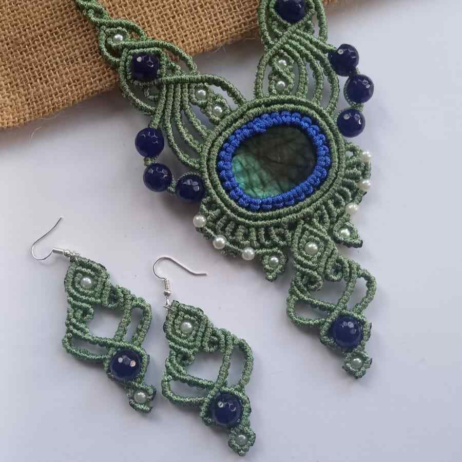 bead necklace earrings set with labradorite stone