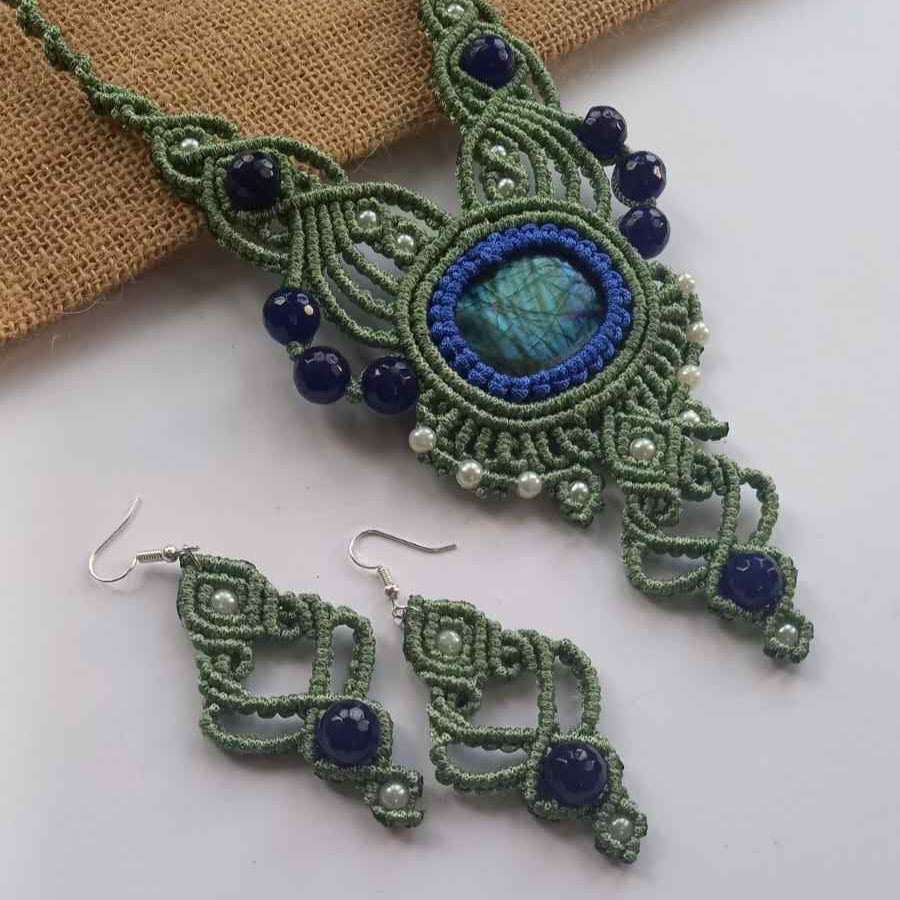 bead necklace earrings set with labradorite stone