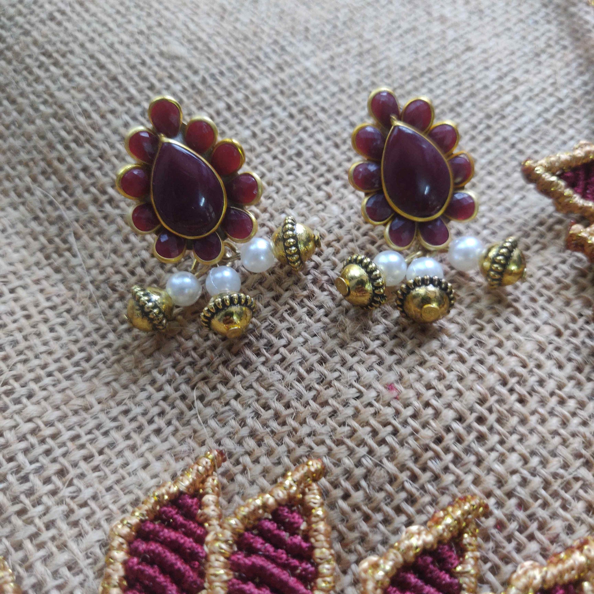 gold necklace leaf necklace set traditional gold necklace set maroon necklace set stud earrings drop pendant oval pendant set