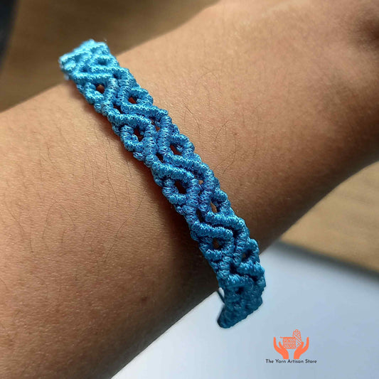 handmade macrame unisex bracelet in a wave and diamond design