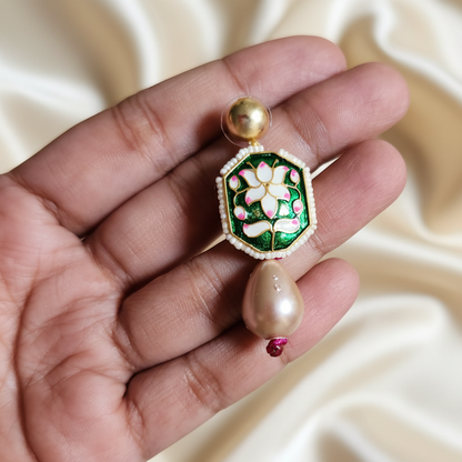 Ujjaini green lotus macrame necklace set