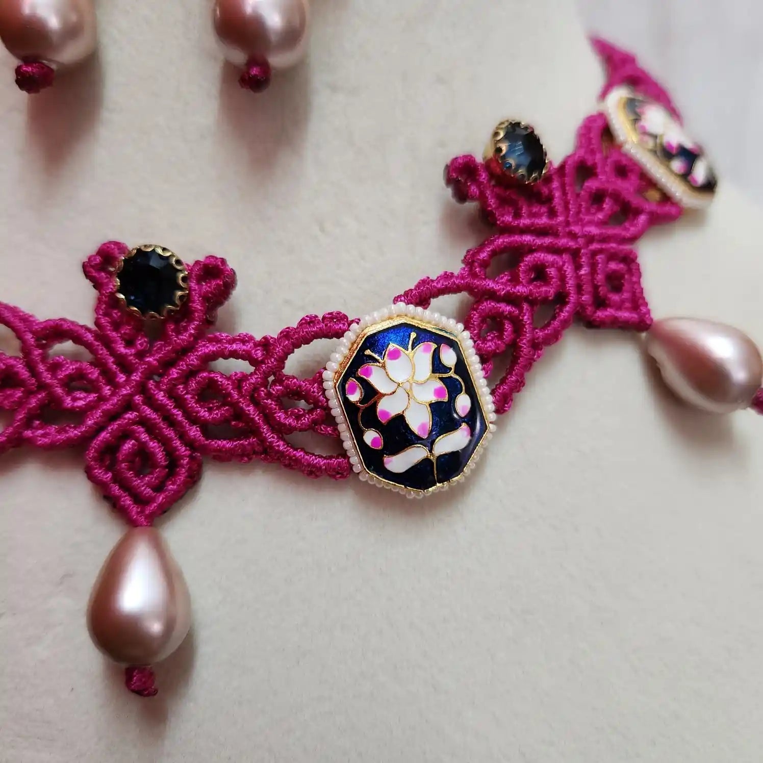 floral jewellery party necklace wedding necklace set lotus meenakari stud earrings stone necklace design formal wear macrame