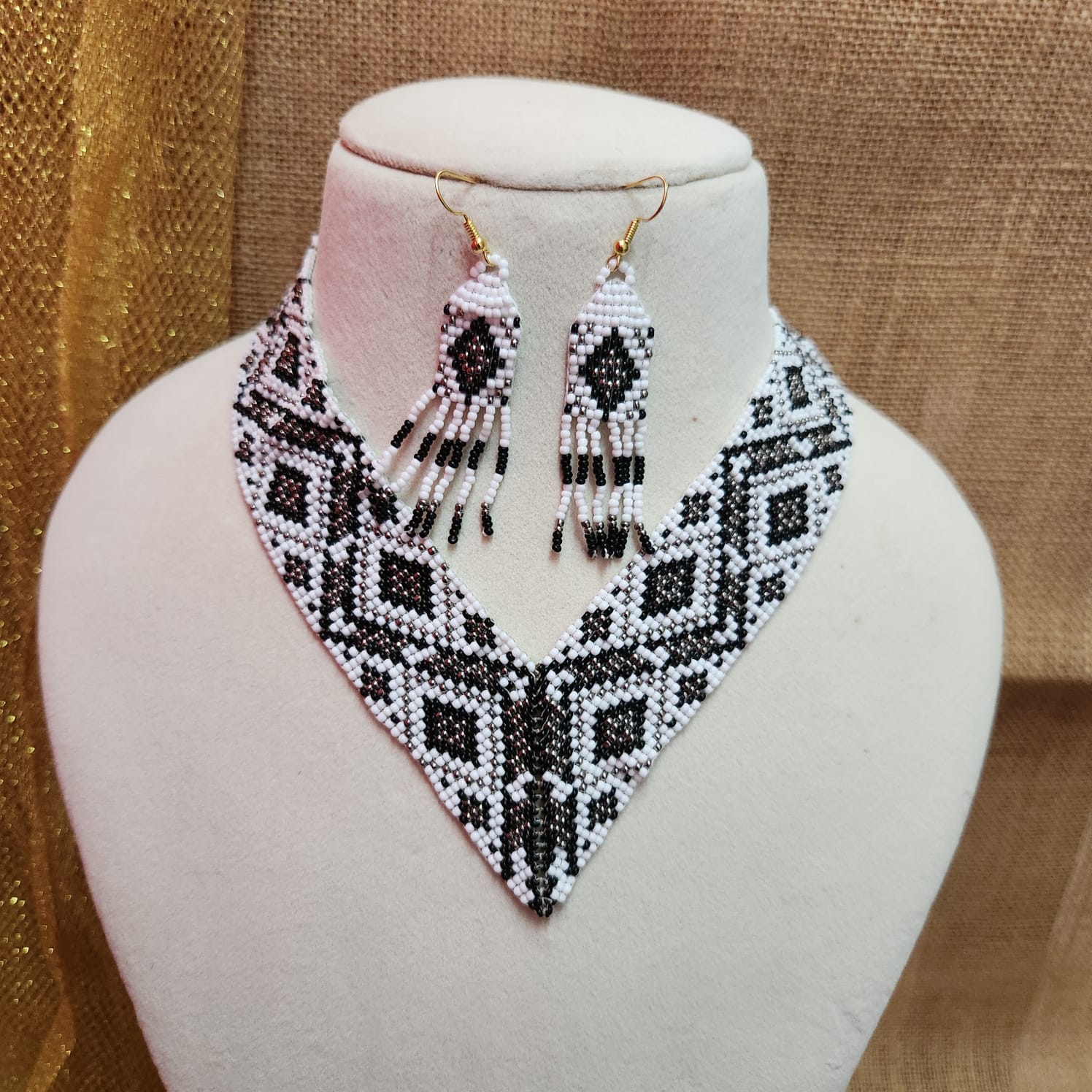 bead jewellery party necklace jewellery for collar outfits V neck outfits