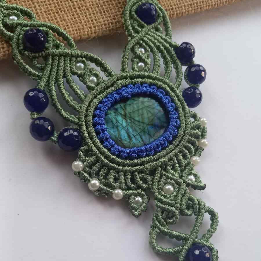 bead necklace earrings set with labradorite stone