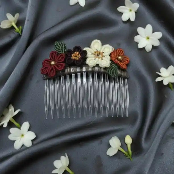 Sindhya Floral Macrame Comb