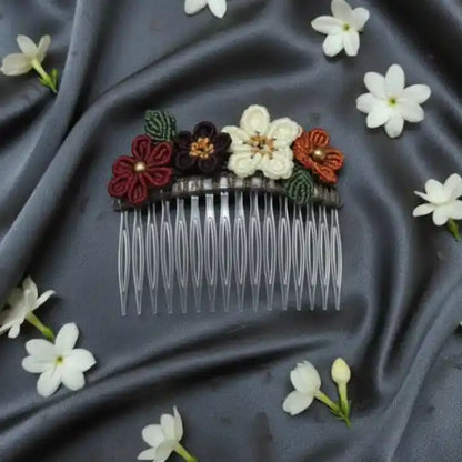 Sindhya Floral Macrame Comb