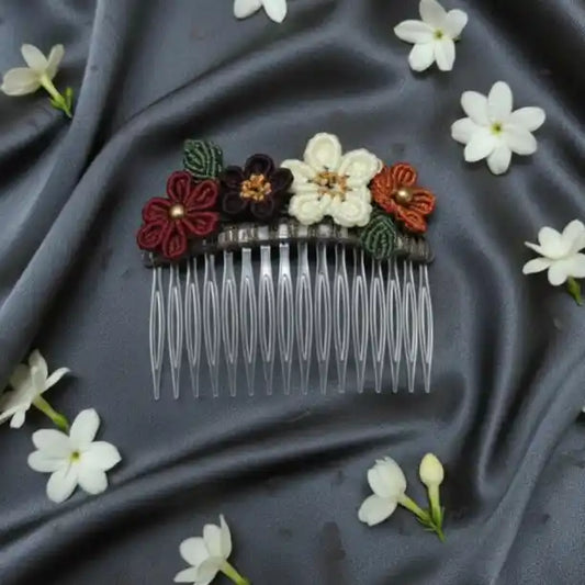 Sindhya Floral Macrame Comb