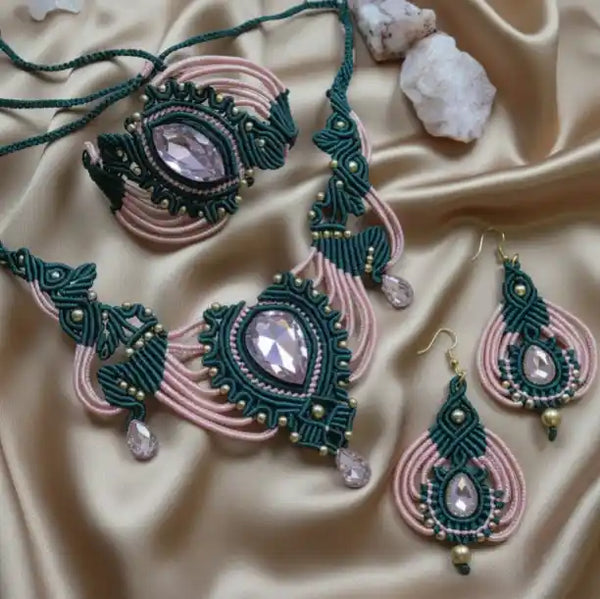 Mrinalini stone macrame necklace set